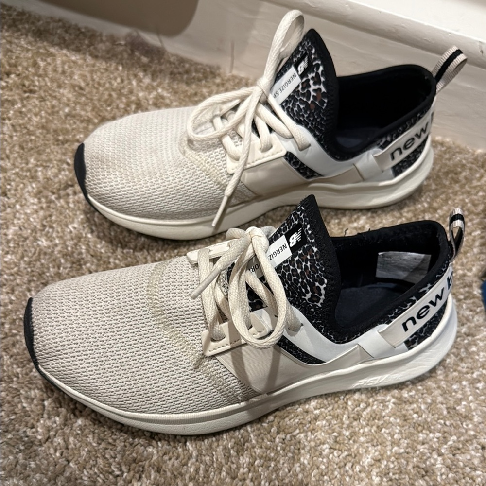 New Balance women’s  Cream Athletic Shoes